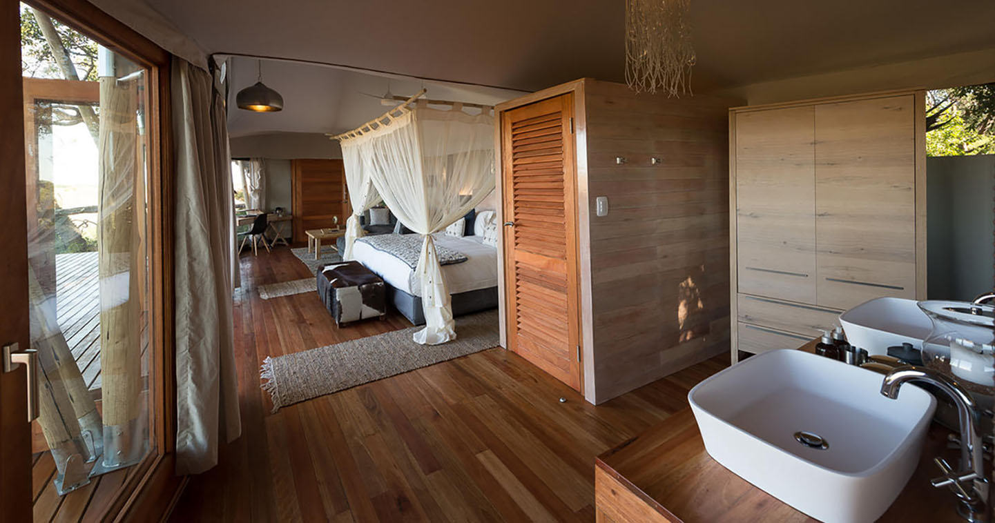 Kwetsani Camp Bathroom in  Okavango Delta