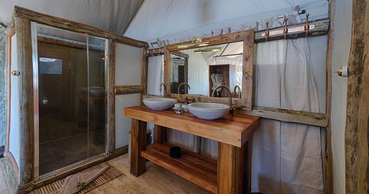 Luxury Bathroom at Tubu Tree Camp in the Okavango Delta in Botswana