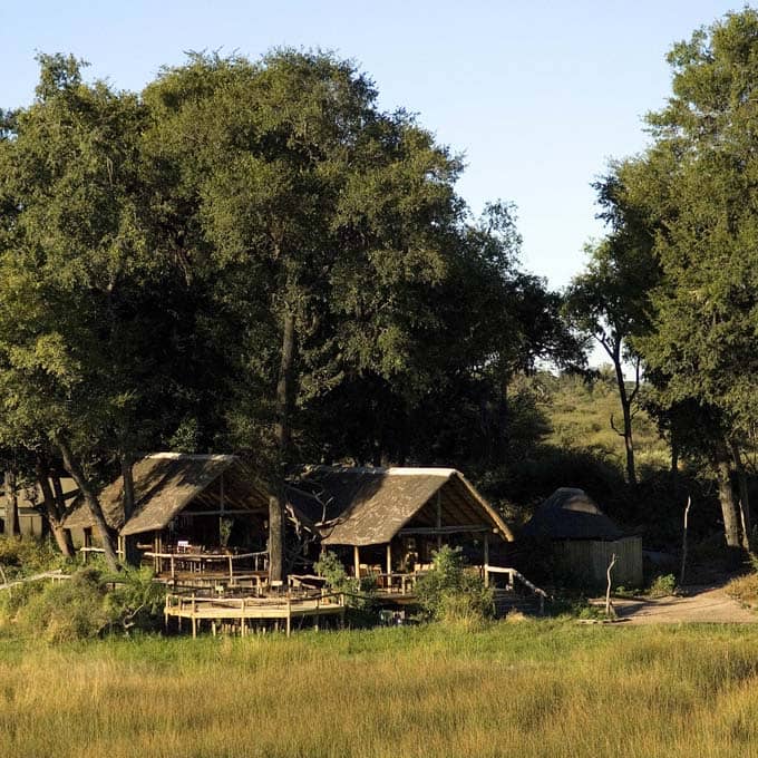 okavango delta canoe safari