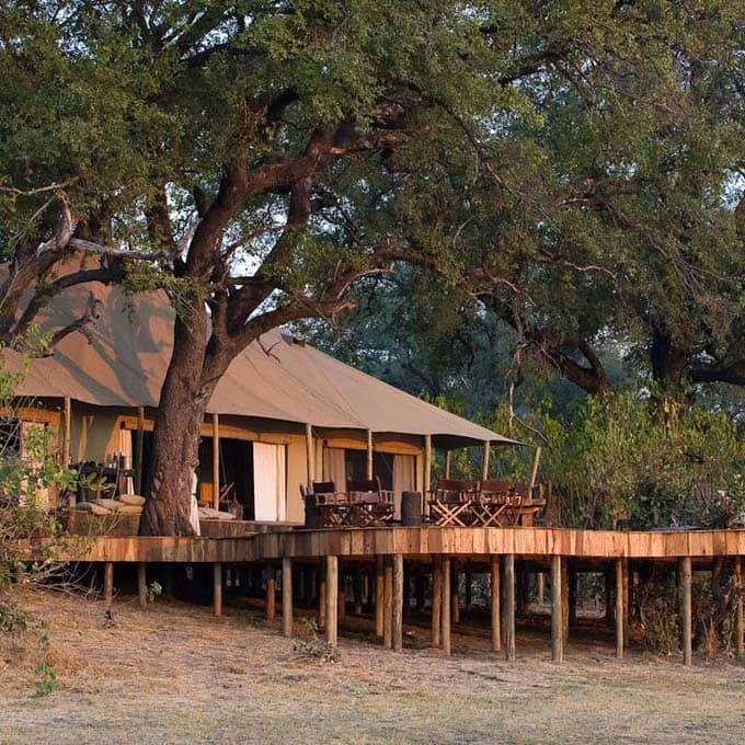 okavango delta canoe safari